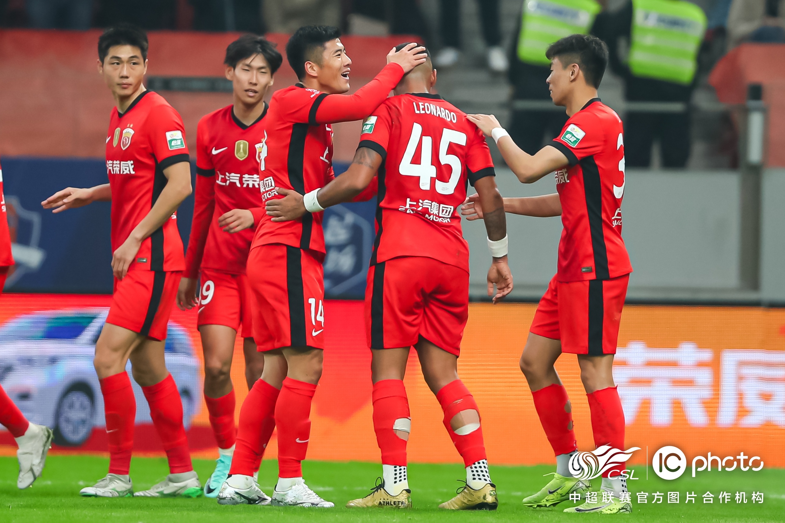 包含赛地聚焦——葡超窗口期热度飙升，马赛强势反弹，更衣室稳定，年轻球员得到机会的词条