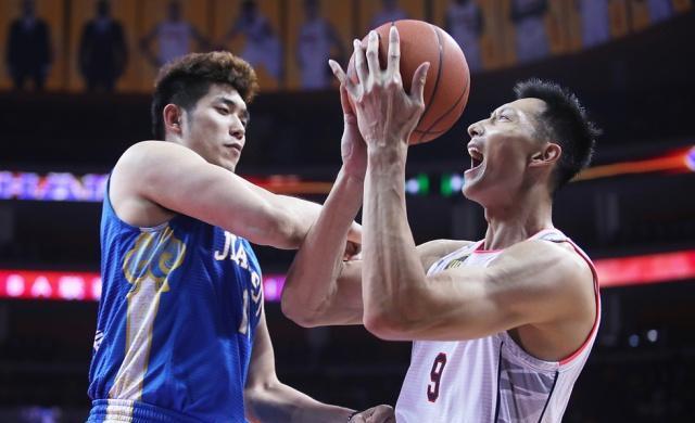 关于CBA常规赛倒计时；尼斯赛前完成体检；细节引发关注；信心回归；控场能力受关注的信息